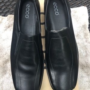 Brand new pair of Ecco women’s shoes